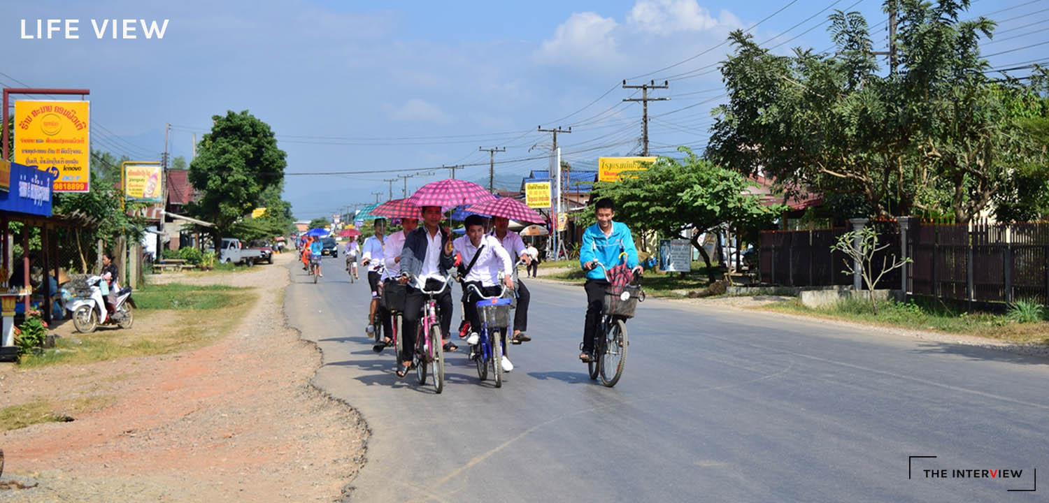 LIVELY LOCAL LIFE IN VIENTIANE-VANG VIENG